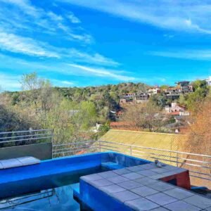 EXCEPCIONAL RESIDENCIA EN VILLA CARLOS PAZ – BARRIO LAS VERTIENTES