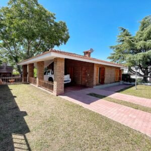 ENCANTADORA RESIDENCIA EN VILLA CARLOS PAZ – BARRIO MIGUEL MUÑOZ