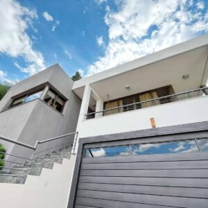 VILLA CARLOS PAZ: Encantadora Propiedad en VILLA DEL LAGO