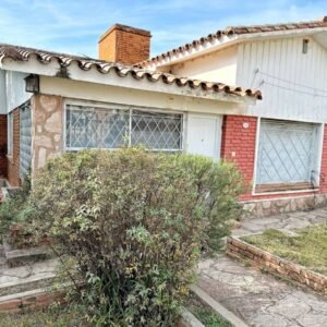 Propiedad con Gran Potencial en Barrio Las Malvinas