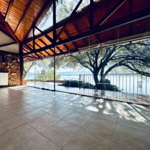 Espectacular Casa con Vista al Lago en Venta – ¡Tu Hogar Soñado te Espera!